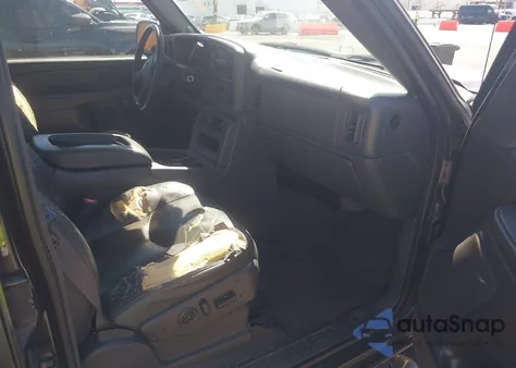 2004 Chevrolet Avalanche 1500 из США, поврежденный, VIN 3GNEC12T04G178591